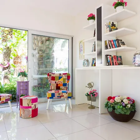 Flamingo & - Pet Friendly Ξενοδοχείο Ολουντενίζ