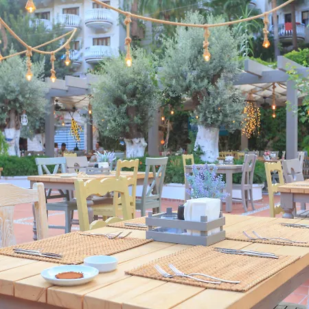Flamingo Hotel&spa - Pet Friendly Hotell Öludeniz