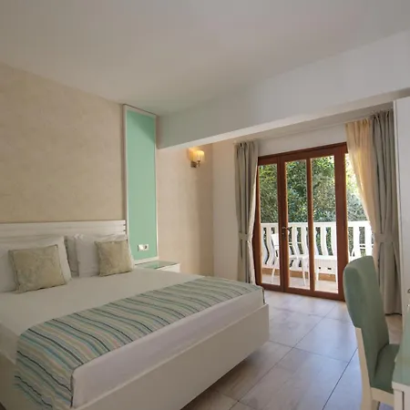 Flamingo & - Pet Friendly Hotel