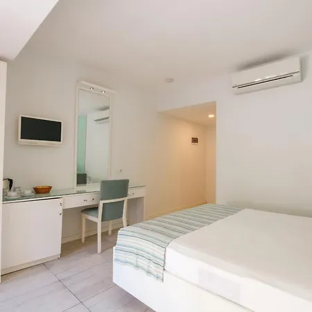 Hotel Flamingo & - Pet Friendly 3*